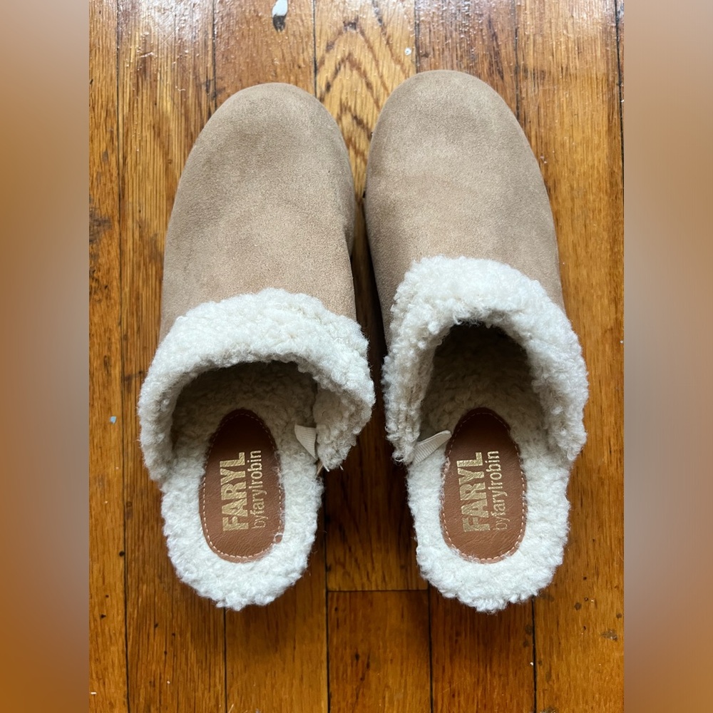 Robin Clogs by Faryl Irobin